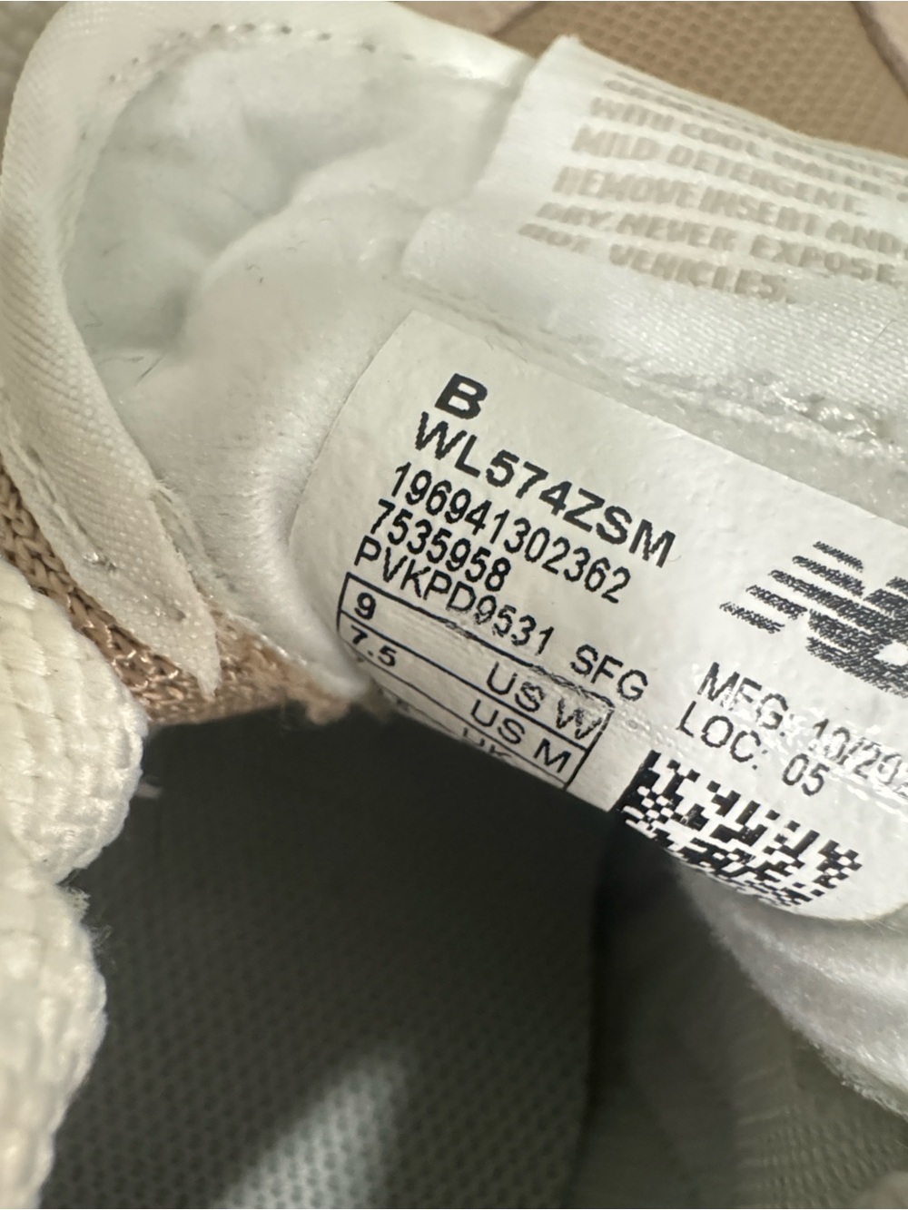 New Balance taupe & white sneakers - Picture 5 of 6